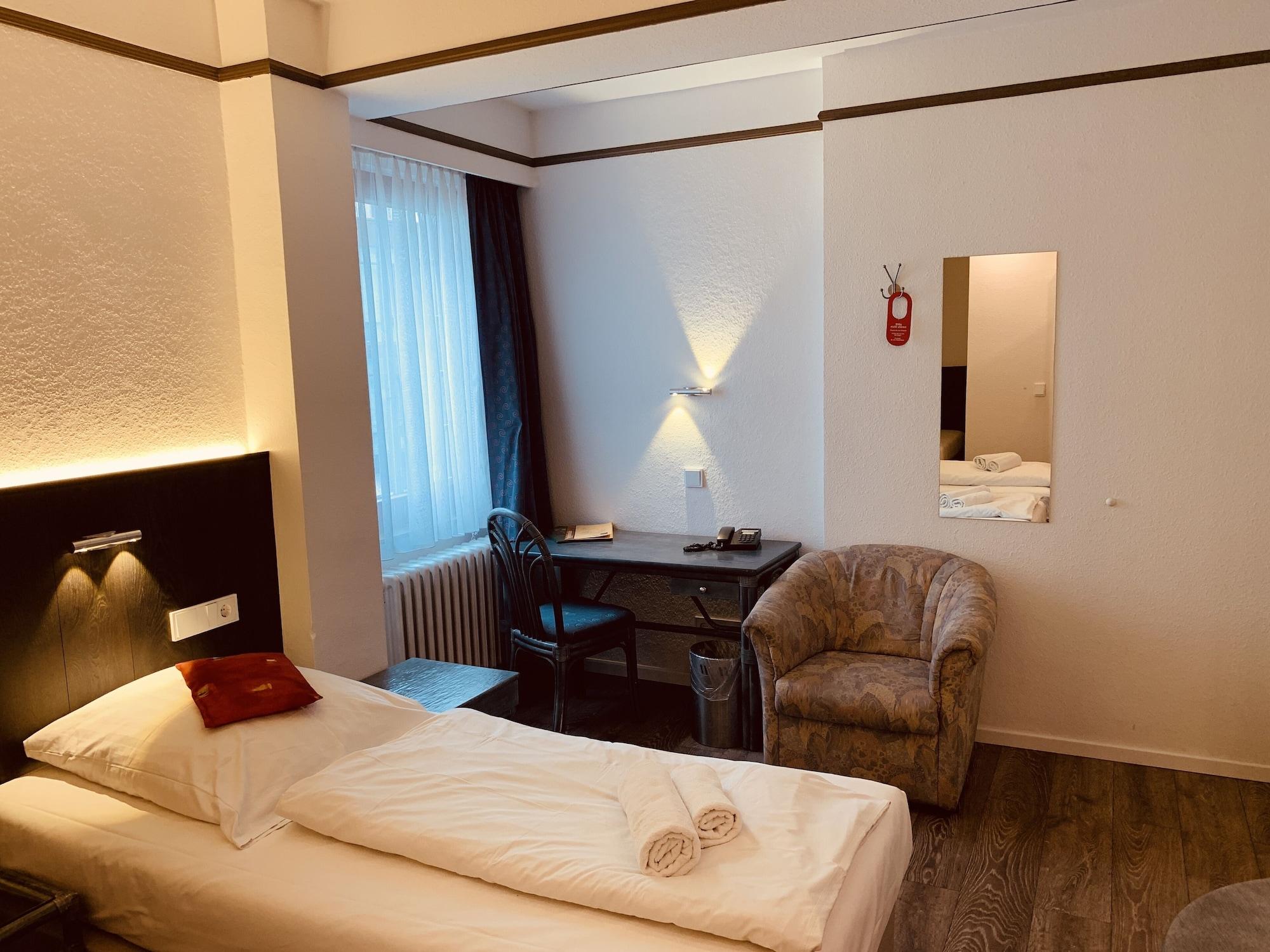 Hotel Kunibert Der Fiese Κολωνία Εξωτερικό φωτογραφία