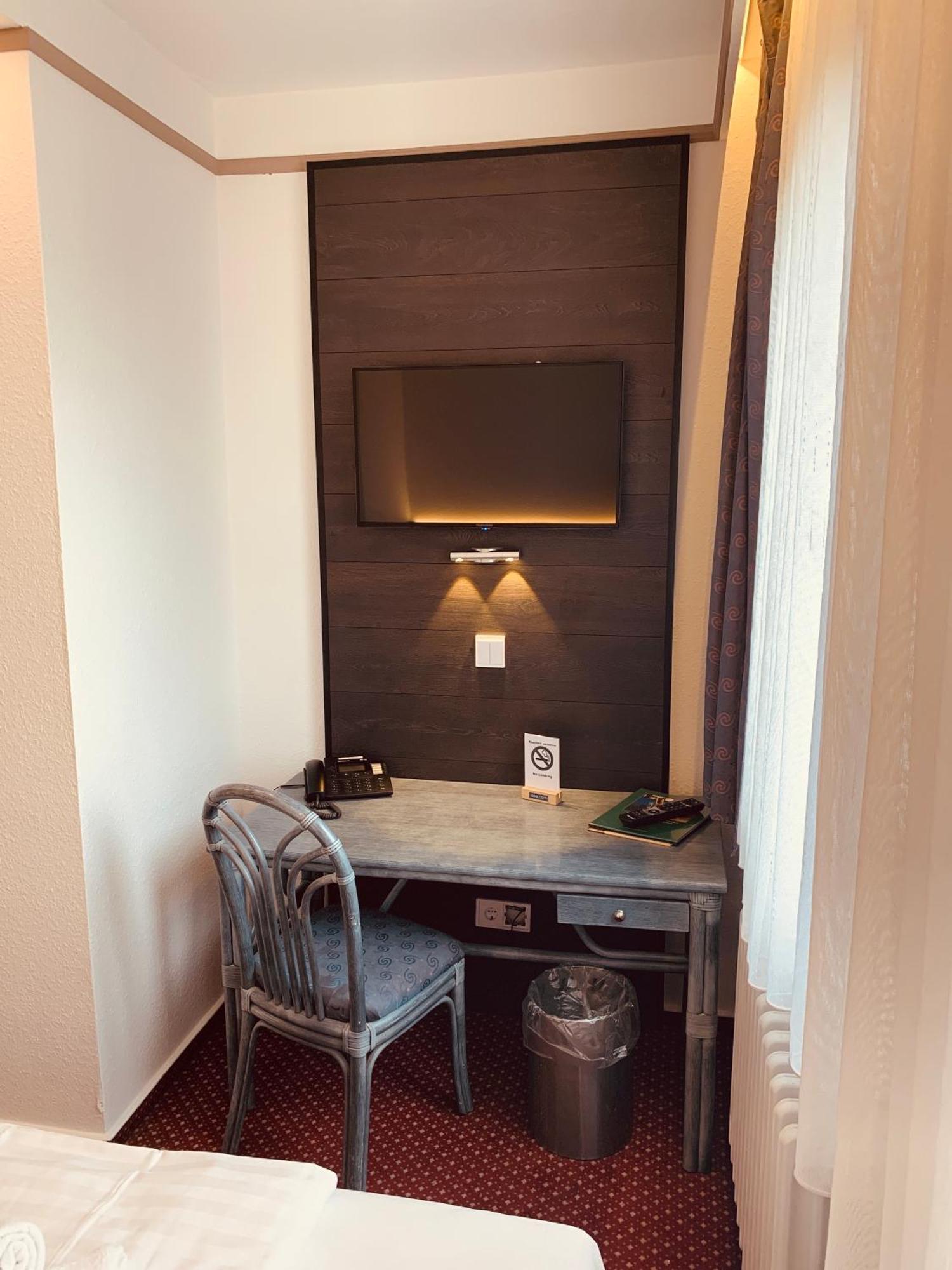 Hotel Kunibert Der Fiese Κολωνία Δωμάτιο φωτογραφία